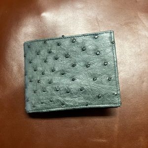 Mens grey ostrich leather bi fold wallet.